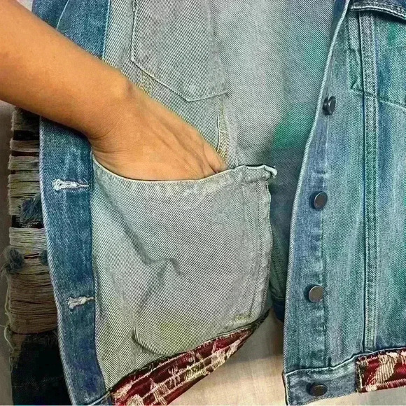 VINCE CAMUTO Jean Jacket Size M - Picture 9 of 10